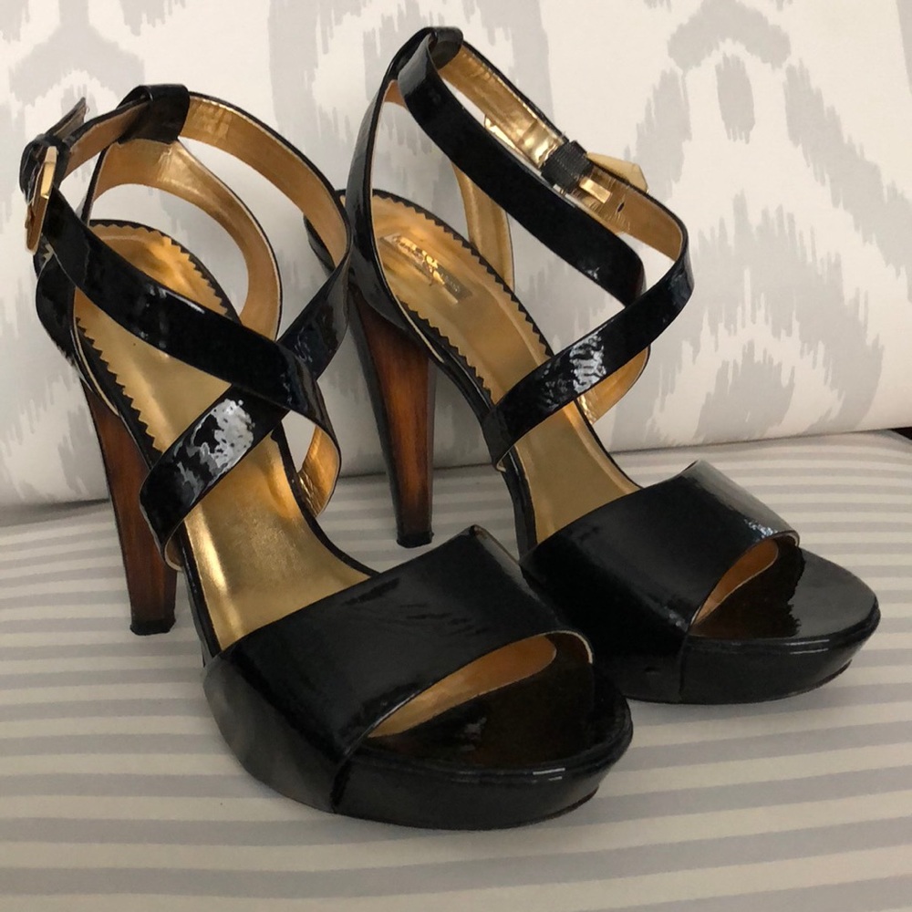 Report Signature patent leather platform heels